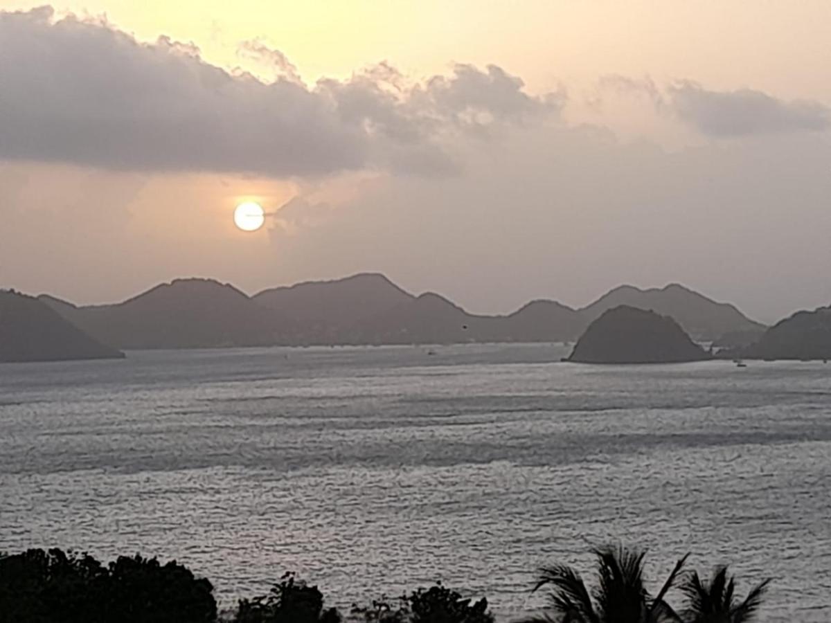 Ti Kaz Anoli Vue Epoustouflante Sur La Baie Villa Terre-de-Bas Buitenkant foto