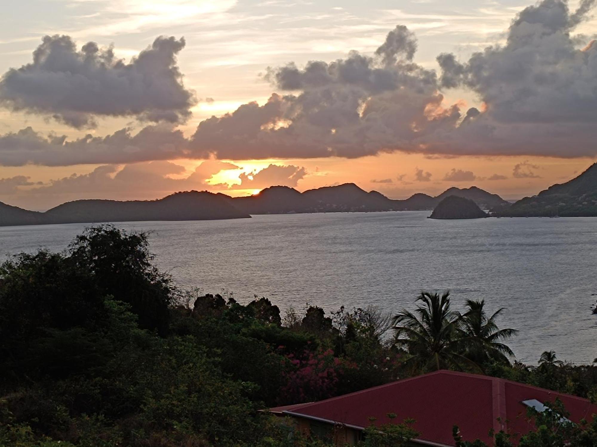 Ti Kaz Anoli Vue Epoustouflante Sur La Baie Villa Terre-de-Bas Buitenkant foto